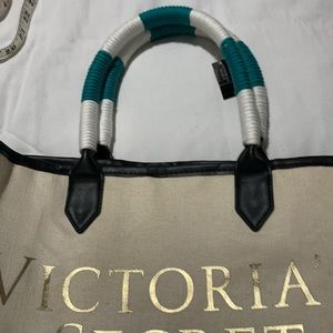 NWT VS Sea Sand Sun Tote